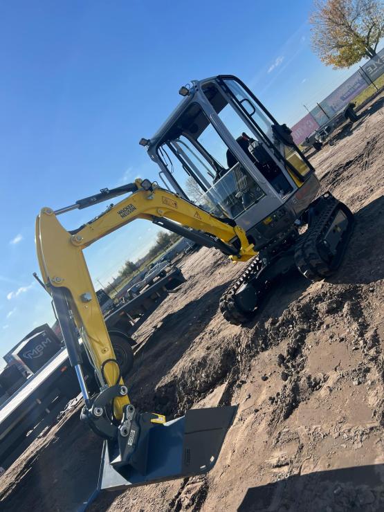 MINIKOPARKA WACKER NEUSON ET18 