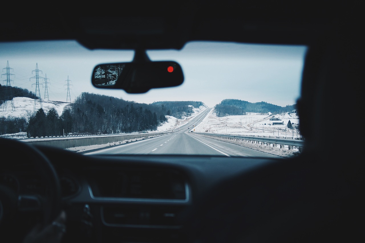 Przyczepki i lawety na każdą okazję – idealne rozwiązanie na zimowe wyzwania